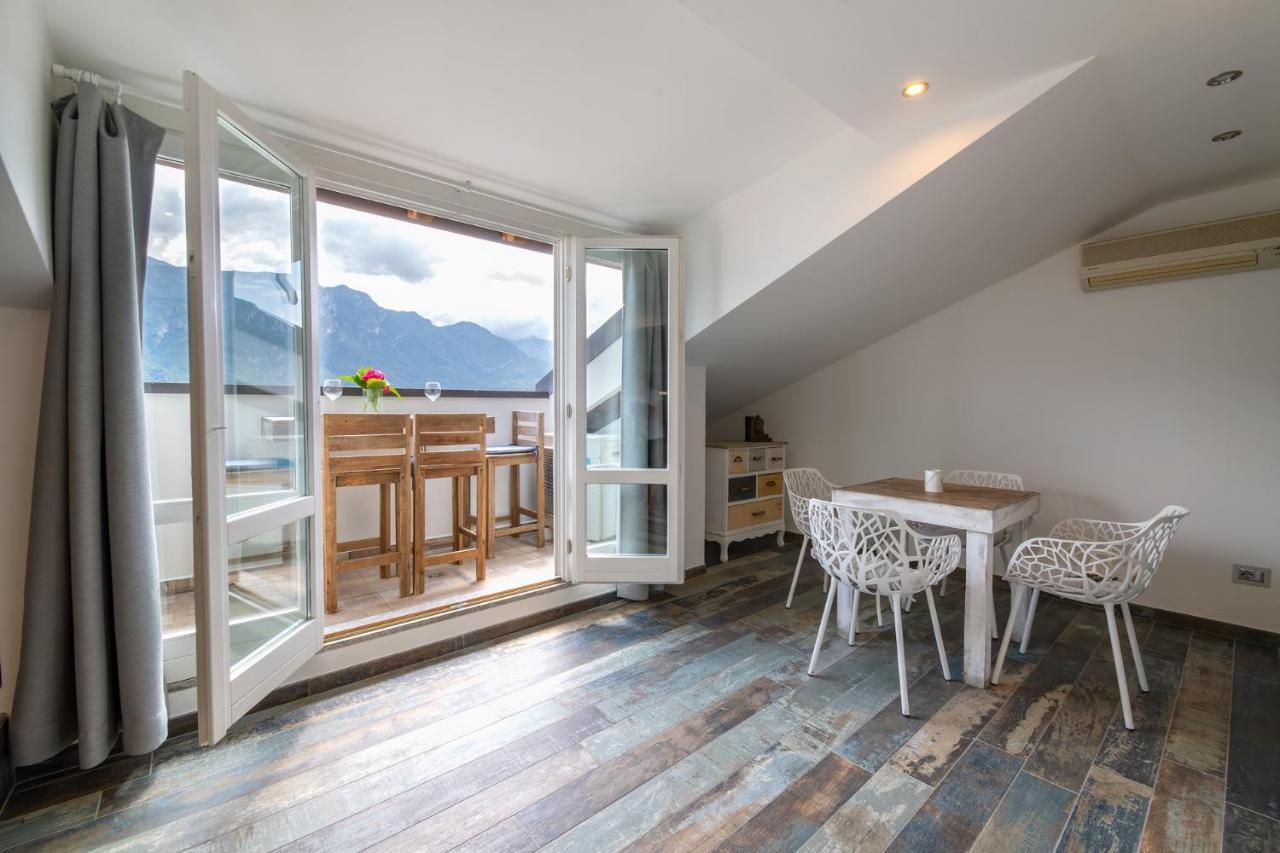 Max Apartment Беладжо Екстериор снимка