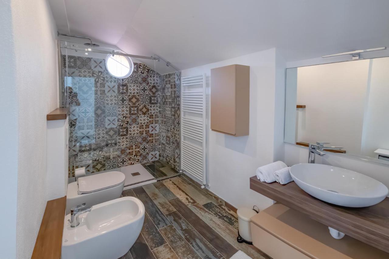 Max Apartment Беладжо Екстериор снимка
